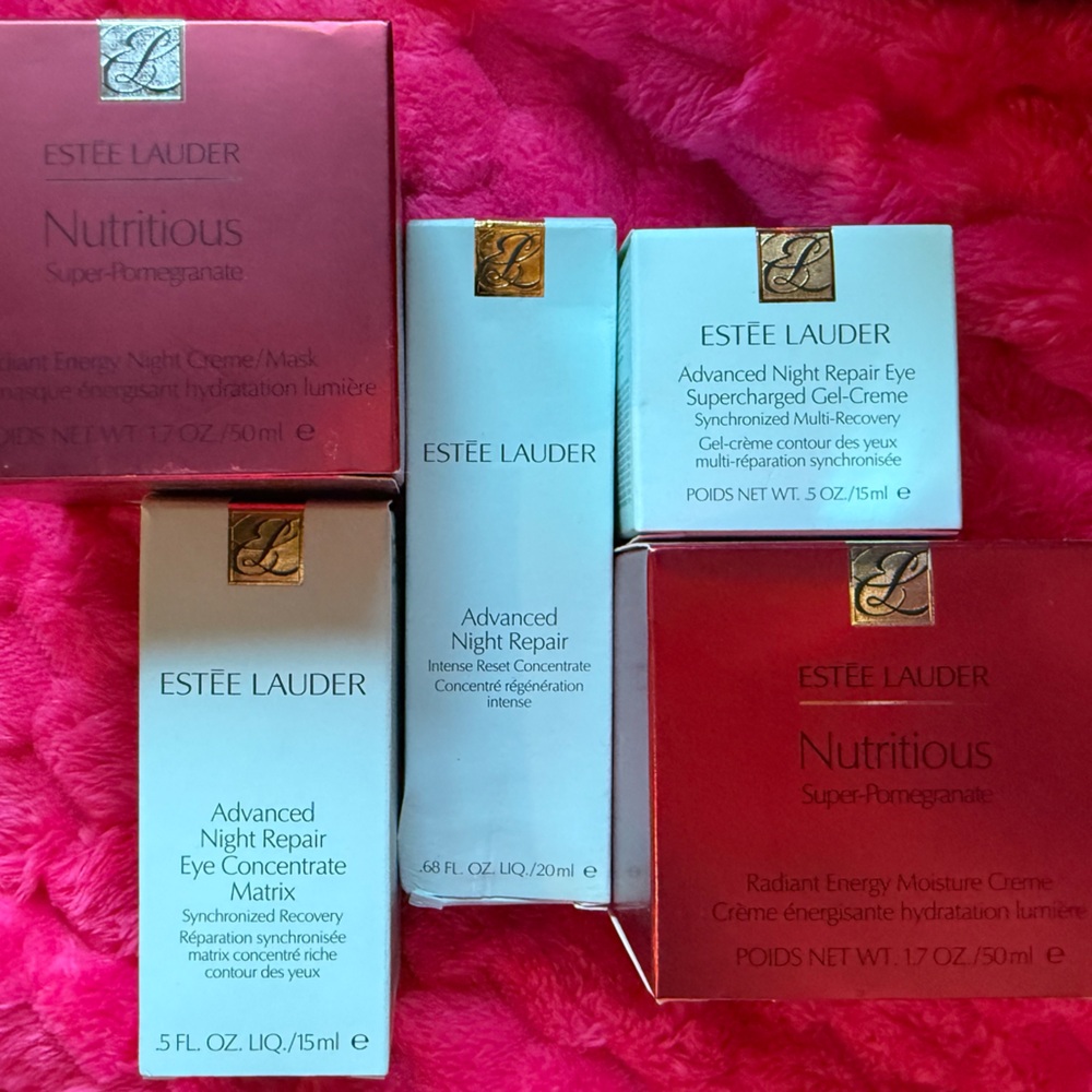 Estee Lauder day and night skincare set!